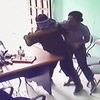 Nhân viên quỹ tín dụng bất ngờ bị đối tượng nữ dùng dao khống chế cướp tiền