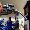 Giá xăng dầu giảm hơn 100 đồng/lít