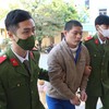 Dùng cào cỏ bổ trúng đầu hàng xóm tử vong