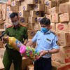 Hà Nội: Trước dịp Trung thu, chặn gần 10 tấn bánh kéo nhập lậu