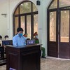 Đối tượng dùng dao, kéo đâm lực lượng phòng chống dịch bị xét xử 24 tháng tù giam