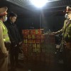 Cảnh sát giao thông Hà Nội phát hiện, bắt giữ đối tượng vận chuyển 139 hộp pháo nổ