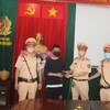 Vừa đi làm thêm được một ngày, sinh viên rơi ví và được CSGT giúp đỡ