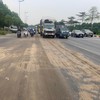 Truy tìm lái xe làm rơi dầu loang thành “bẫy” gây tai nạn cho người dân trên đường