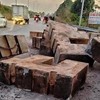 Xe đầu kéo đánh rơi khối bê tông làm người đi đường tử vong