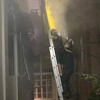 Hà Nội: 4 người mắc kẹt trong đám cháy được cứu thoát