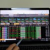 Chứng khoán đảo chiều ngoạn mục, VN-Index tăng gần 40 điểm, cổ phiếu ngân hàng bứt phá mạnh mẽ
