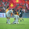 Cầu thủ Malaysia gục ngã trước 'bàn thắng vàng' của U23 Việt Nam