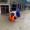 Mưa dồn dập khắp Bắc bộ còn kéo dài đến bao giờ?