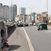 Sau vụ xe chở cuộn thép rơi lún mặt đường vành đai 3 trên cao, Bộ Giao thông siết chở hàng hóa thép cuộn