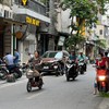 Điều tra vụ hai thanh niên ẩu đả trên phổ cổ do mâu thuẫn, thu giữ vật chứng nghi là súng