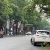 Nữ tài xế ngang nhiên đi ô tô ngược chiều đường Phố Huế và cái kết