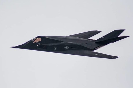 ẢNH] Được cấp số hiệu mới, máy bay tàng hình F-117 chính thức tái hoạt động?