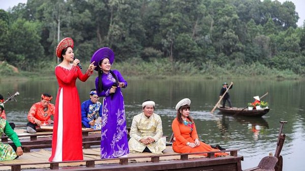 Trải nghiệm không gian văn hóa miền Tây tại Làng Văn hóa-Du lịch các dân tộc Việt Nam