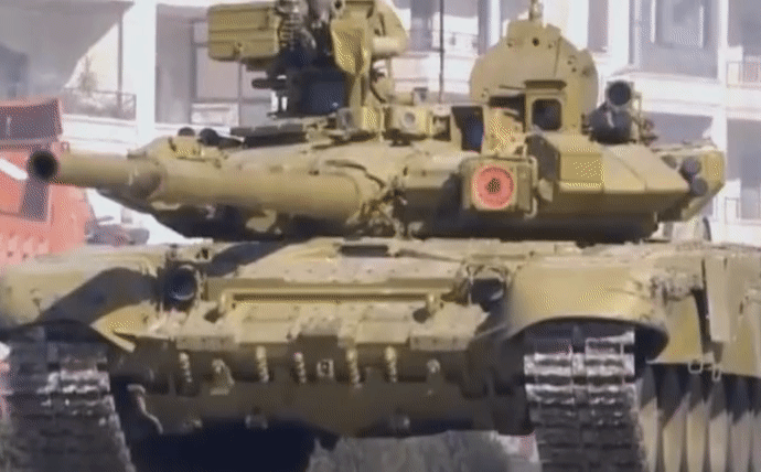 Xe tăng T-90 Syria dàn hàng tiến đánh phiến quân thân Thổ Nhĩ Kỳ tại Idlib
