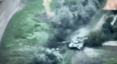 'Siêu tăng' T-90M của Nga tiếp tục 'gục ngã' tại Kharkiv ảnh 1