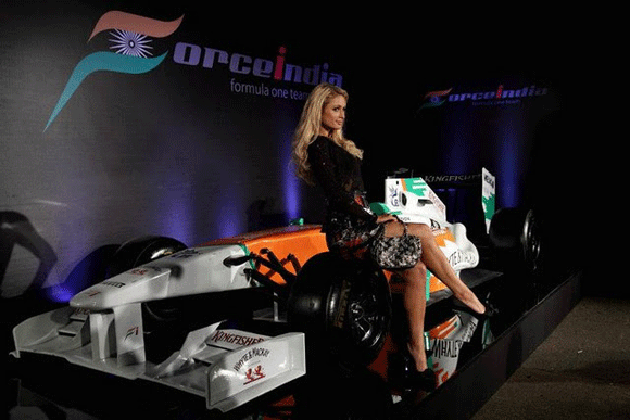 Paris Hilton chúc mừng đội đua “Force India” ảnh 4