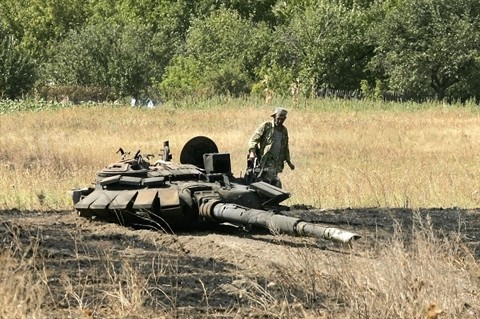 [Infographic] Bất ngờ "mũi tên thép" Javelin Mỹ và "lá chắn thép" T-72B3 Nga cùng "chạm mặt" tại Đông Ukraine ảnh 2
