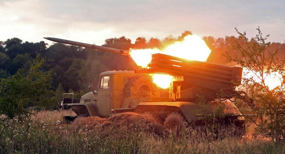 Ba Lan giúp vũ khí cho Ukraine bằng cách 'bơm thêm' 5000 tên lửa dùng cho BM-21 ảnh 1