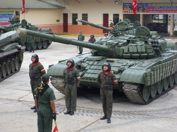 Sức Mạnh Kinh Hoang Từ Sư đoan Xe Tăng T 72b1v Của Venezuela