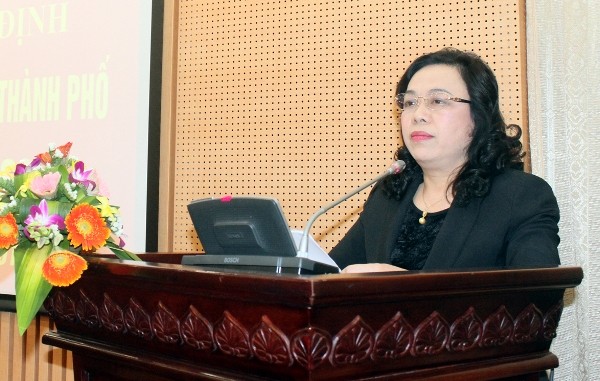 Ủy viên Trung ương Đảng, Phó Bí thư Thường trực Thành ủy Ngô Thị Thanh Hằng đánh giá cao những thành tích, cống hiến của Thiếu tướng Đoàn Duy Khương trong lực lượng CAND