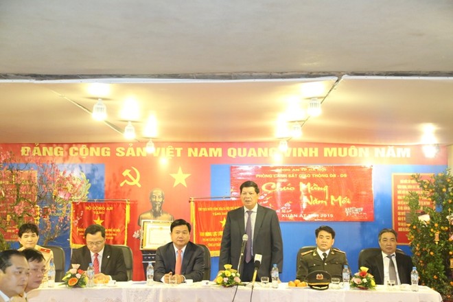 Phó Chủ tịch UBND TP Hà Nội Nguyễn Quốc Hùng giao nhiệm vụ cho lực lượng CSGT Thủ đô