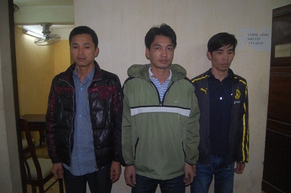 Ba đối tượng Hiệp, Tùng và Quang bị CAQ Hoàn Kiếm bắt khẩn cấp