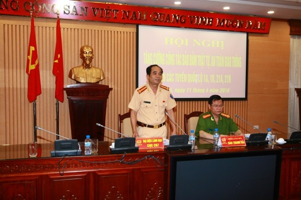 Đại tá Trần Quốc Trung, Phó Cục trưởng Cục CSGT (Bộ Công an) đánh giá cao công tác đảm bảo TTATGT của CATP Hà Nội và Phòng CSGT. Nhiều khó khăn, vướng mắc của CATP và lực lượng CSGT Thủ đô đã được đại diện Cục CSGT chia sẻ, đồng thời sẽ có kiến nghị các cấp có thẩm quyền giải quyết, xử lý kịp thời