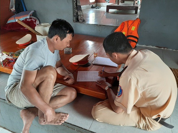 Cận cảnh những 'quái vật' hút cát trái phép trên sông Hồng ảnh 5