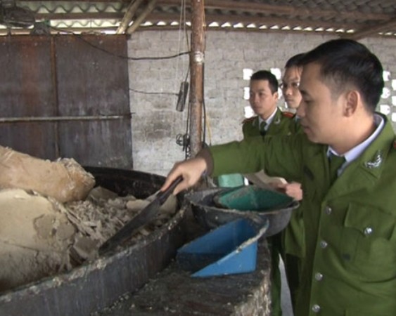 Tá hỏa gần 100 tấn mỡ "bẩn" đang chuẩn bị tiêu thụ ảnh 2