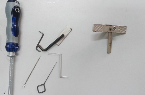 Học nghề sửa khóa để đi...trộm cắp tài sản ảnh 2