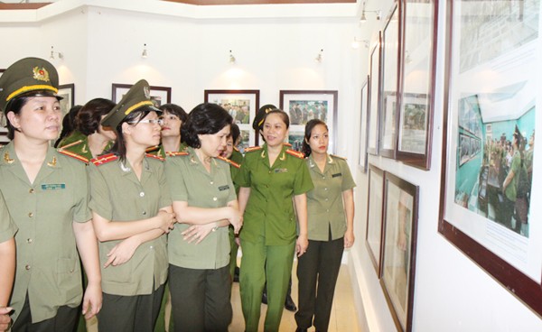 Đợt sinh hoạt chính trị rộng khắp trong phụ nữ Công an Thủ đô ảnh 4