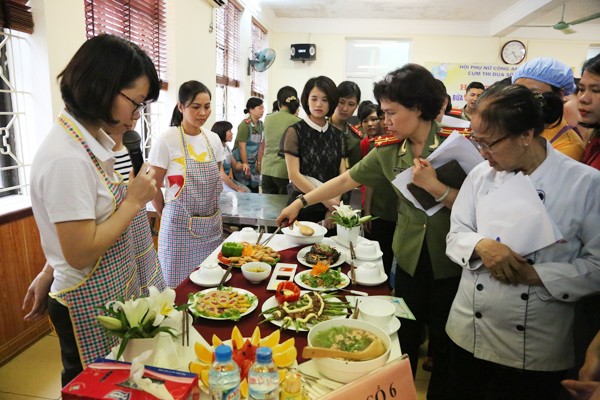Sôi nổi hội thi nấu ăn phụ nữ cụm thi đua số 4 và 5 CATP. Hà Nội ảnh 6