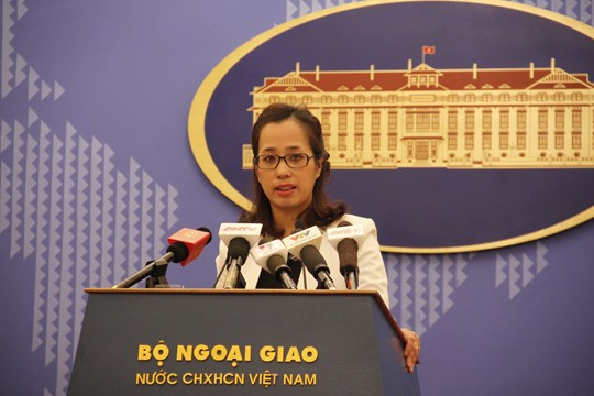 Phó Phát ngôn viên Bộ Ngoại giao Việt Nam Phạm Thu Hằng trả lời báo chí tại cuộc họp báo ngày 22-1