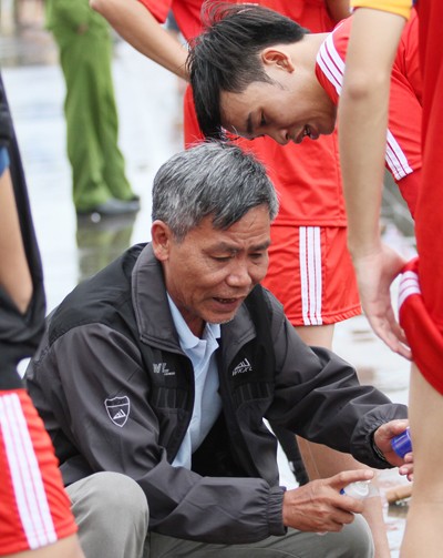 Nghẹt thở giành vé tứ kết ảnh 3