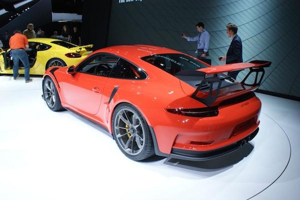 Porsche 911 GT3 RS: Giảm trọng lượng, tăng sức mạnh ảnh 2