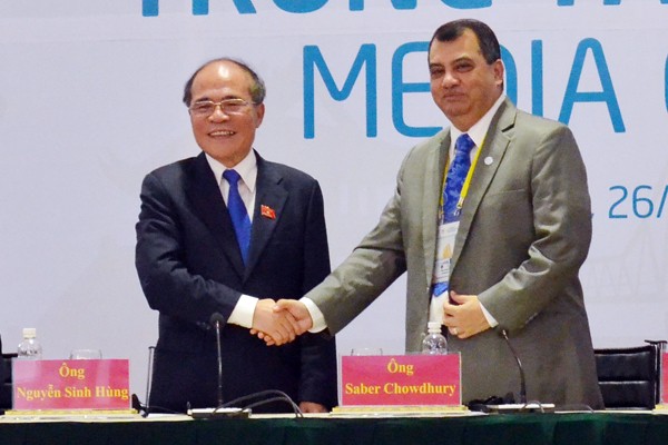 Ngài Saber Chowdhury, Chủ tịch IPU chúc mừng Chủ tịch Quốc hội Việt Nam, Chủ tịch IPU-132 Nguyễn Sinh Hùng