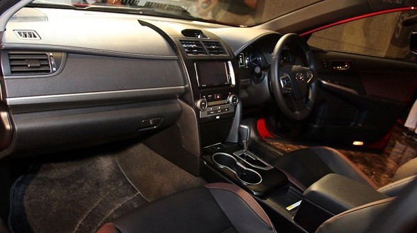 Toyota Camry mang dáng dấp thể thao ảnh 4