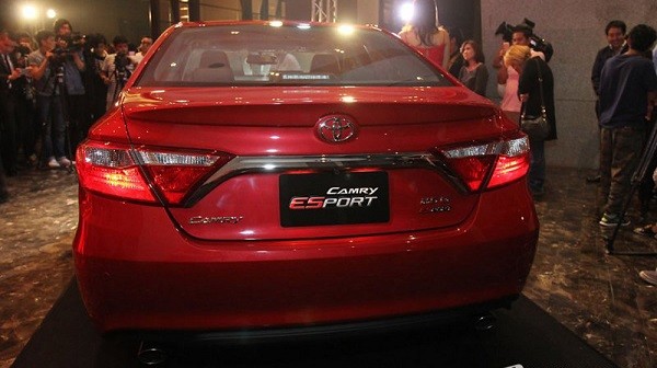Toyota Camry mang dáng dấp thể thao ảnh 3