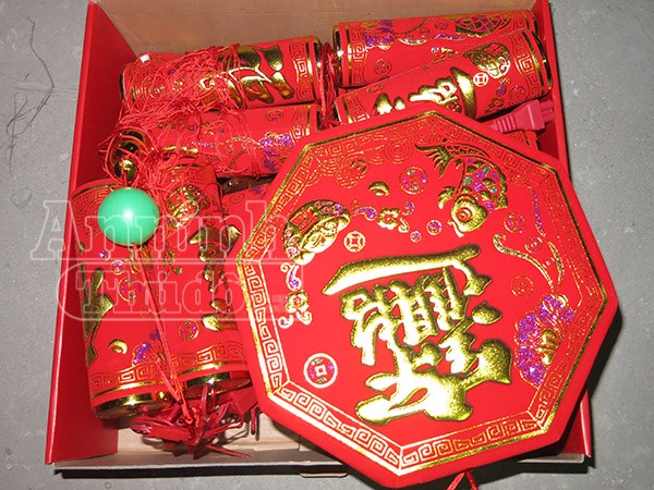 Tạm giữ 23 thùng pháo điện Trung Quốc, có điều khiển phát nổ từ xa ảnh 2
