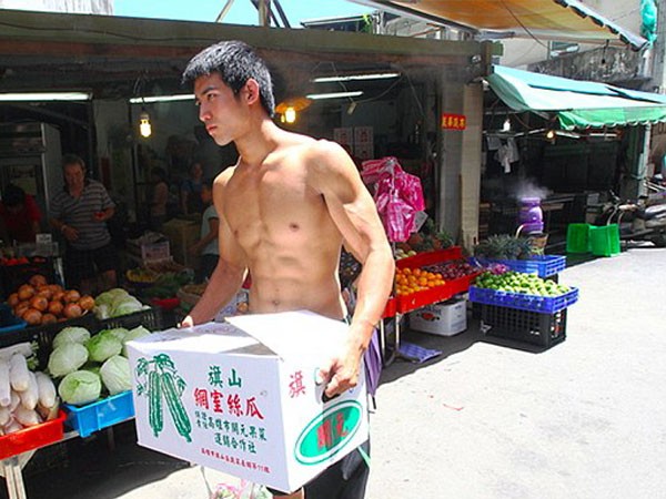 Hết "hotboy đậu phụ" đến lượt "hotboy trái cây" gây "bão" mạng Trung Quốc ảnh 2