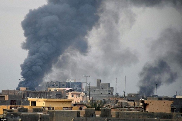 IS sử dụng lá chắn sống, gài bẫy quân đội Iraq ở thành phố chiến lược Ramadi ảnh 5