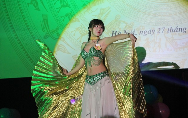 Nữ sinh Đại học Quốc gia khoe tài hết cỡ, khán giả mãn nhãn ảnh 8