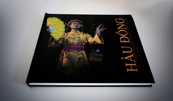 Cuốn sách “Hầu Đồng: The Spirit Mediums of Viet Nam”