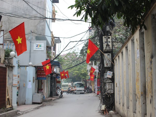 Phố phường Hà Nội "thay áo mới" đón Tết ảnh 10