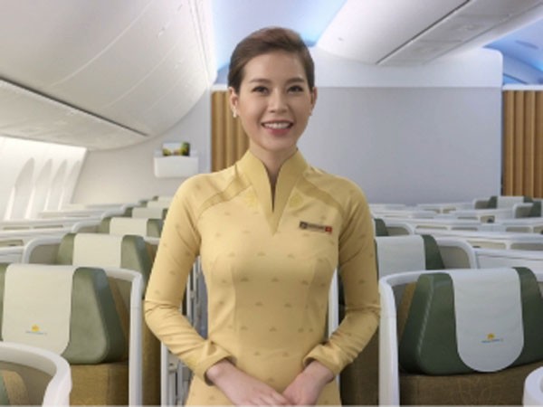 Đồng phục mới của tiếp viên Vietnam Airlines: Đột phá nhưng vẫn bị chê! ảnh 2