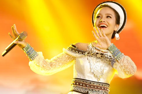 Những điều ít biết về Quán quân Sao Mai 2017 - Sèn Hoàng Mỹ Lam ảnh 1