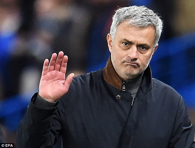Mourinho bảo đảm băng ghế huấn luyện tại M.U ảnh 1