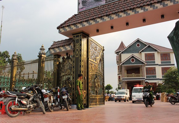 Hiện trường căn biệt thự nơi xảy ra vụ trọng án