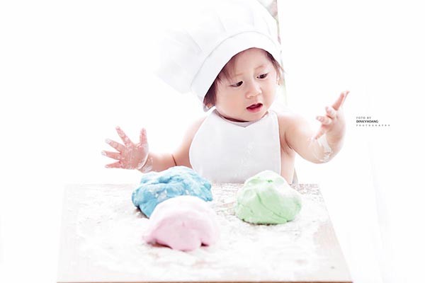 Cô bé Kiến Lửa càng lớn càng xinh xắn